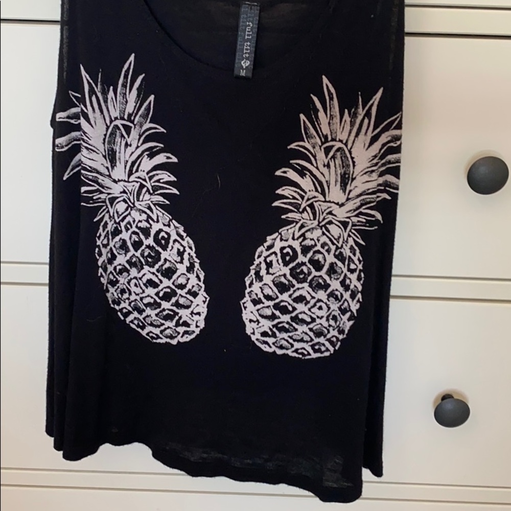 Tilly’s Pineapple Tank